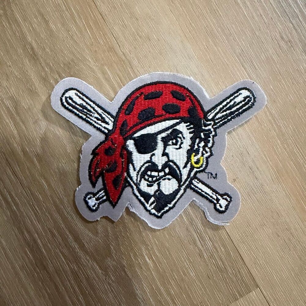 Vintage MLB Pittsburgh Pirates Embroidered Iron On Patch Sleeve Patch Alt Logo